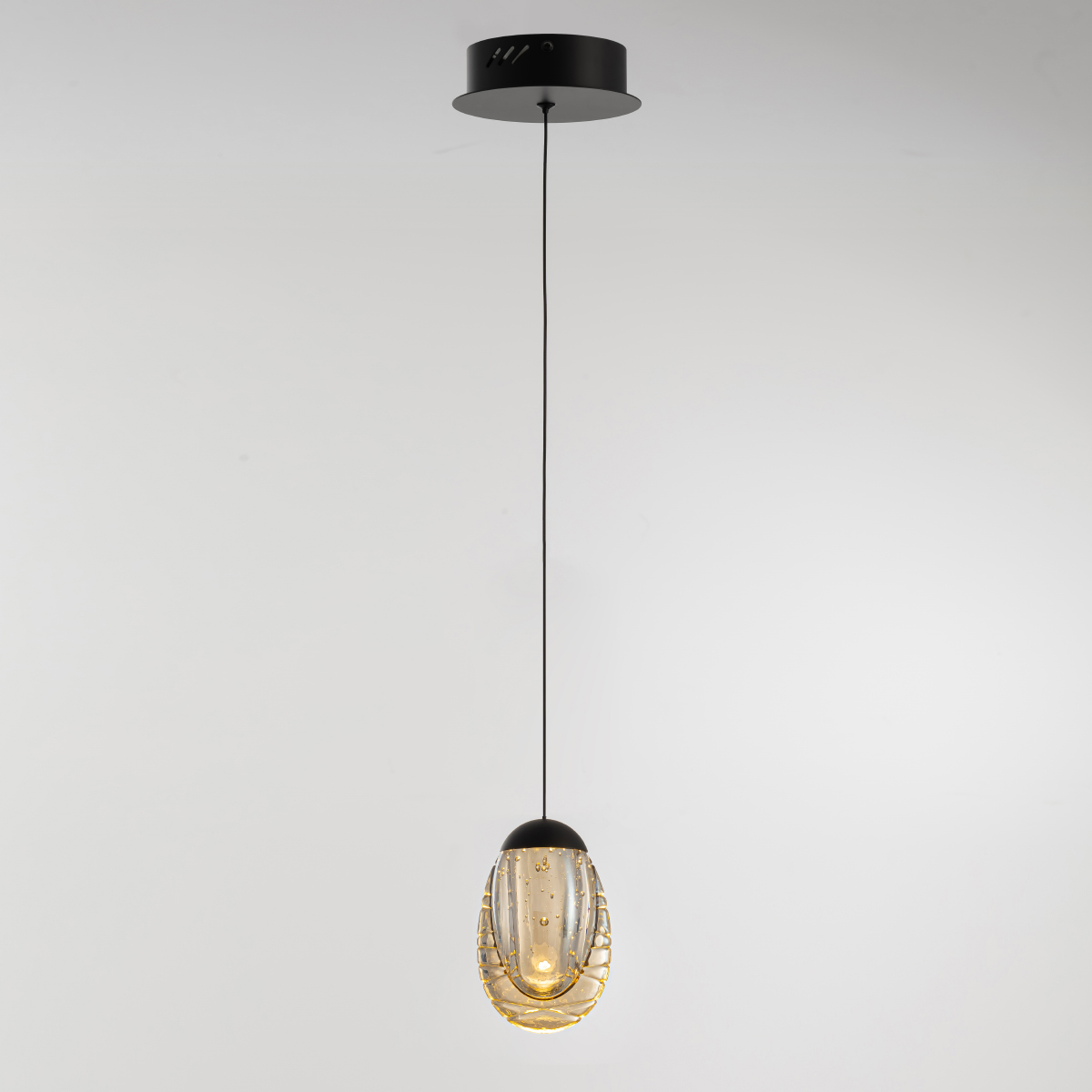 Подвесной светильник MD25090022-1A matt black/champagne
