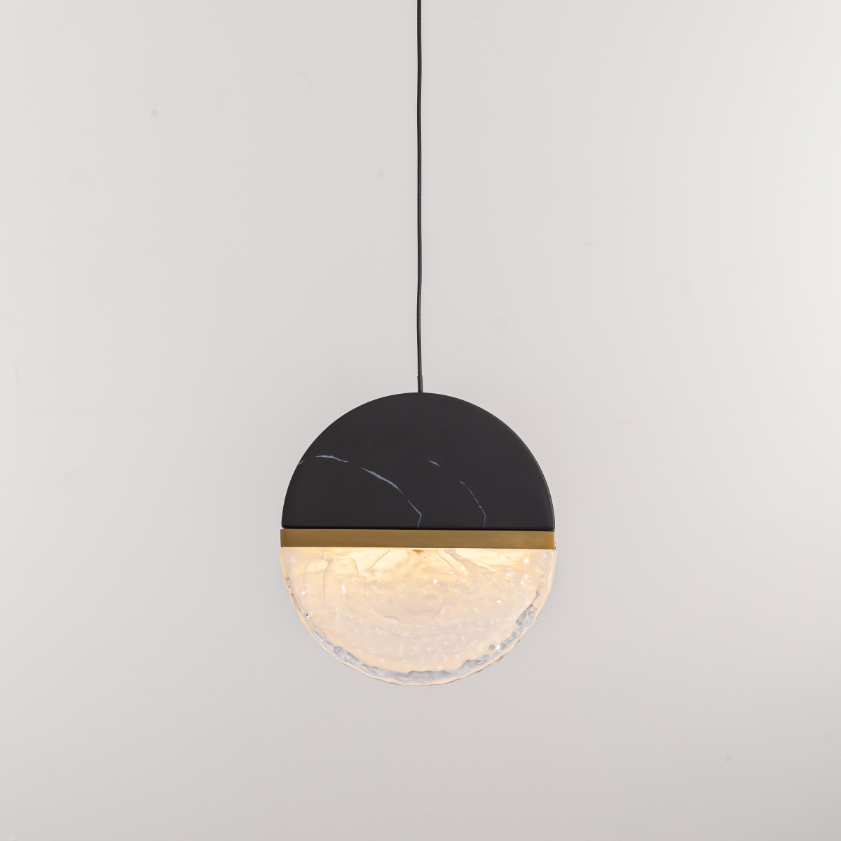 Подвесной светильник MD25030008-1A brass/black