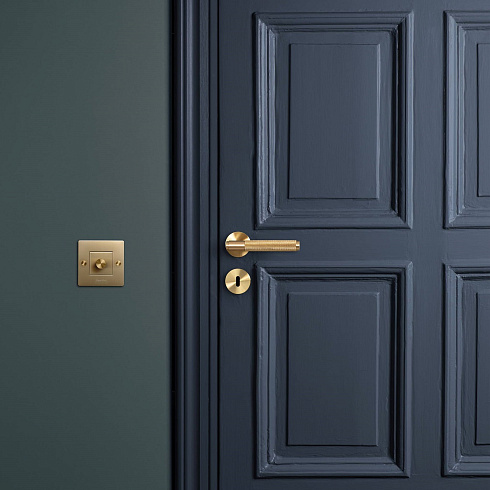 Диммер Buster and Punch 1G Cross brass Switches CDR-053777