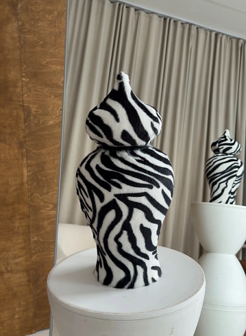 Ваза Сказ по краю Башня Черно-Белых Дорог 