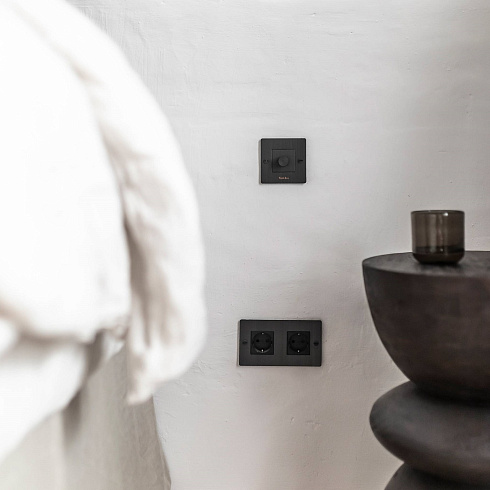 Диммер Buster and Punch 1G Cross black Switches CDR-023776