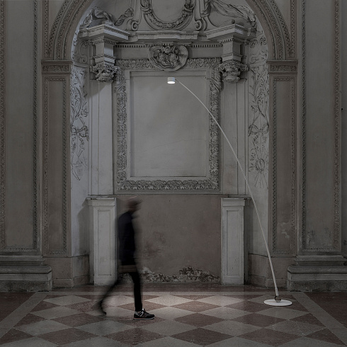 Напольный светильник Davide Groppi Sampei 230 Matt Black 2700K Sampei 1A3730400.27.06