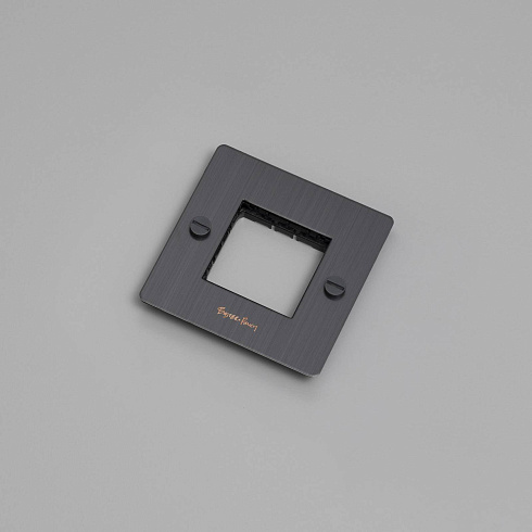 Рамка Buster and Punch 1G smoked bronze logo Plates and Modules CPL-092013