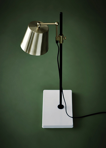 Настольная лампа Karakter LAB LIGHT Brass Lab Light 200940