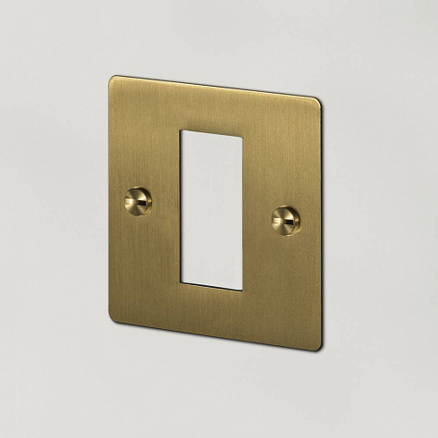 Рамка Buster and Punch 1G, 1 Mod Smoked Bronze Plates and Modules UK-MG-PL-1M-SM-A