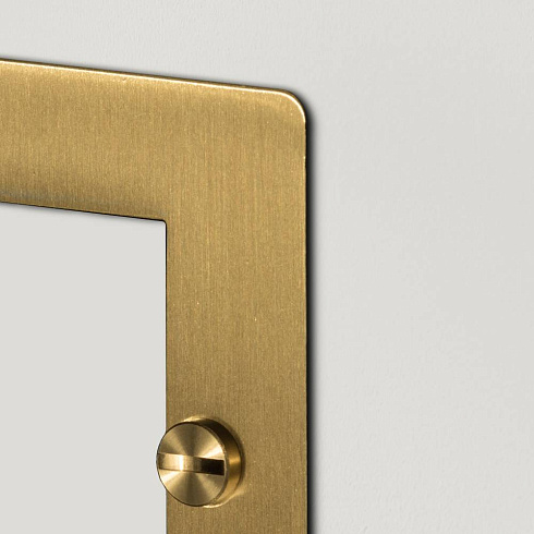 Рамка Buster and Punch 1G, 2 Mod Brass Plates and Modules UK-MG-PL-2M-BR-A