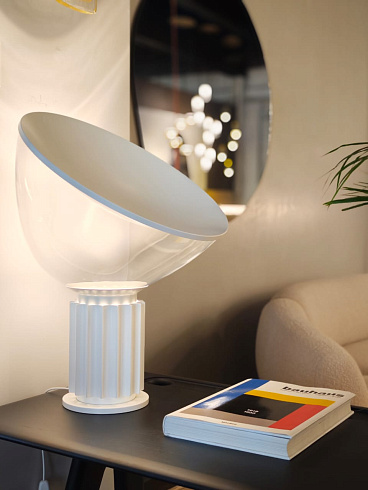 Настольная лампа Flos Taccia white Taccia F6602009