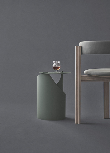 Приставной столик Karakter COFFEE TABLE Green Coffee Table 200496