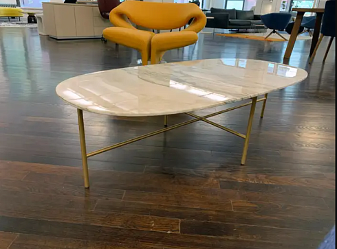 Журнальный столик Tacchini Soap 130  Soap T25 Matt Champagne Gold / T31 White Calacatta Marble