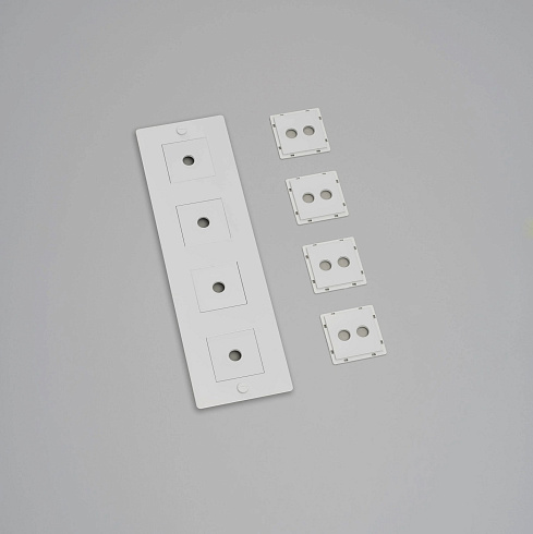 Рамка Buster and Punch 4G Vertical with infils white Plates and Modules CPL-142400