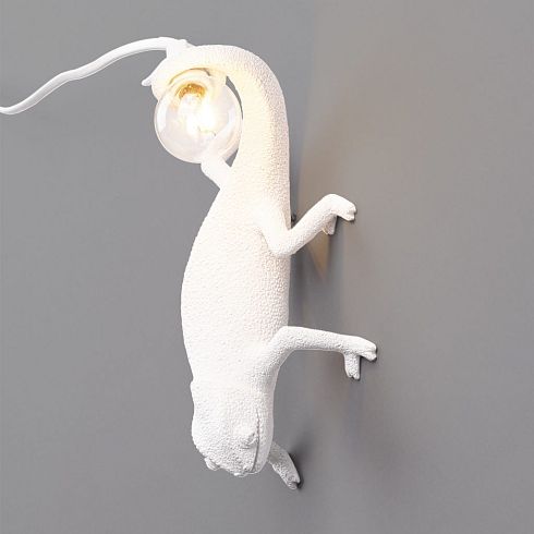 Настенный светильник Seletti Chameleon Going Down USB Chameleon Lamp 15091