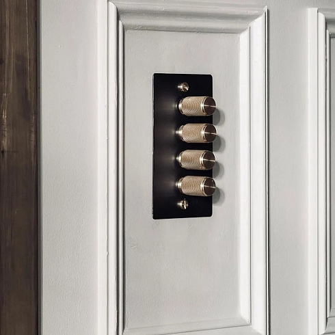 Диммер Buster and Punch 4G Cross White/brass Switches UK UK-DI-CO-4G-LED-WH-BR-A