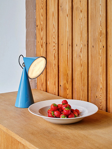 Настольная лампа Tom Dixon Pose Portable Baby Blue Pose POPO01BEUN