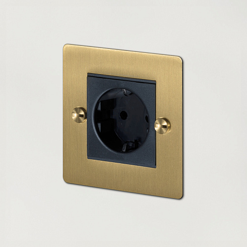 Розетка Buster and Punch 1G brass Sockets UK UK-MG-CO-1G-BR-A