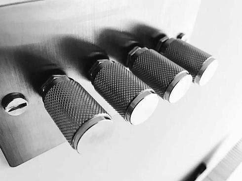 Диммер Buster and Punch 4G Cross Steel/brass Switches UK UK-DI-CO-4G-LED-ST-BR-A