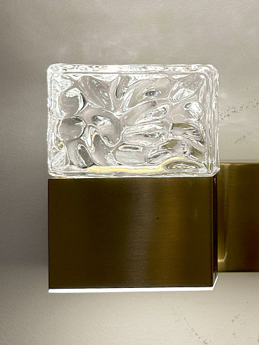 Настенный светильник Delight Collection MB17090026-2B gold MD17090026