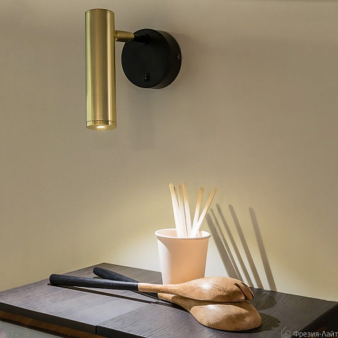 Настенный светильник Aromas del Campo Maru brass Maru A1194+Black/Matt brass