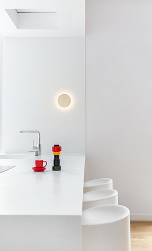 Настенный светильник Vibia Dots 4675 White Oak Dots 467582/10