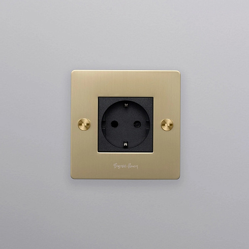 Розетка Buster and Punch 1G Schuko Type F brass Sockets CSC-051981