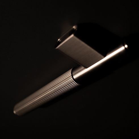 Ручка-скоба Buster and Punch L-Bar Brass Linear GLB-05326