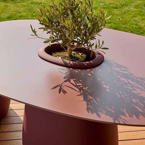 Уличный стол Qeeboo Cobble 160 HPL Indian Red Cobble 63011IR