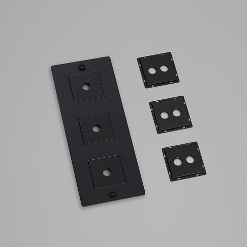 Рамка Buster and Punch 3G Vertical with infils black Plates and Modules CPL-022396