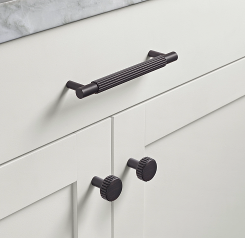 Ручка-кнопка Restoration Hardware Pillars d.3.2cm Bronze Pillars 10179370 BRNZ