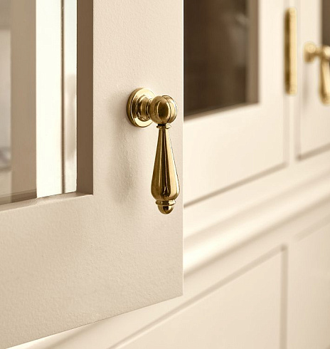 Ручка-кнопка Rejuvenation Hans Drop Tassel Aged Brass Hans 4856157