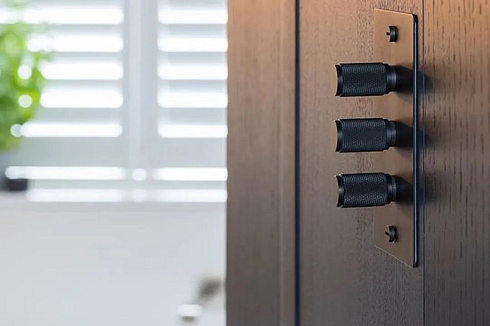 Диммер Buster and Punch 3G Cross Black/brass Switches UK UK-DI-CO-3G-LED-BL-BR-A