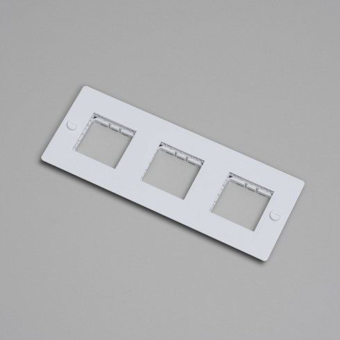 Рамка Buster and Punch 3G white Plates and Modules CPL-142019