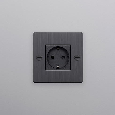Розетка Buster and Punch 1G Schuko Type F smoked bronze Sockets CSC-093788