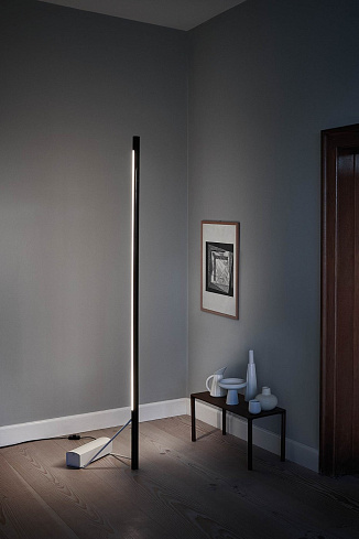 Напольный светильник Astep Model 1063 Model 1063 T05-F12-000B