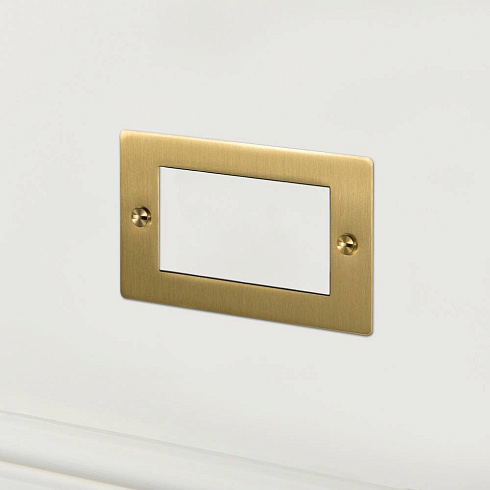 Рамка Buster and Punch 2G, 4 Mod Brass Plates and Modules UK-MG-PL-4M-BR-A