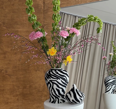 Ваза Сказ по краю Башня Черно-Белых Дорог 