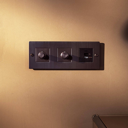 Винты Buster and Punch Coin Caps Linear Smoked Bronze Plates and Modules UPK-454522