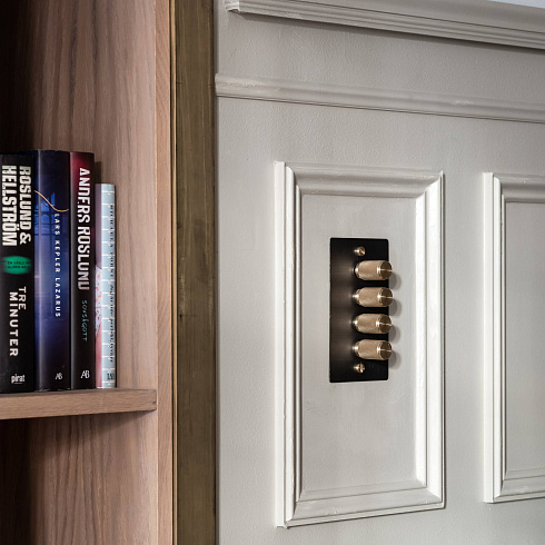 Диммер Buster and Punch 4G Cross Black/black Switches UK UK-DI-CO-4G-LED-BL-A