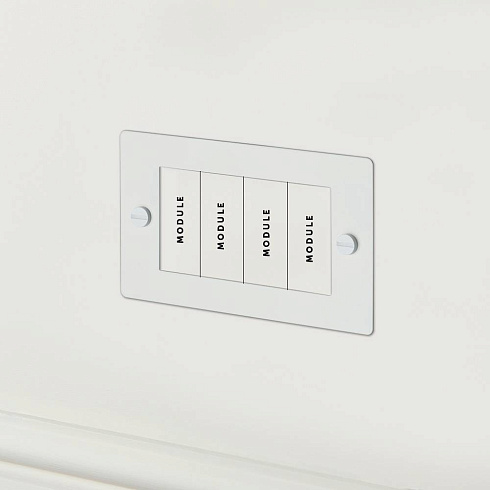 Рамка Buster and Punch 2G, 4 Mod White Plates and Modules UK-MG-PL-4M-WH-A