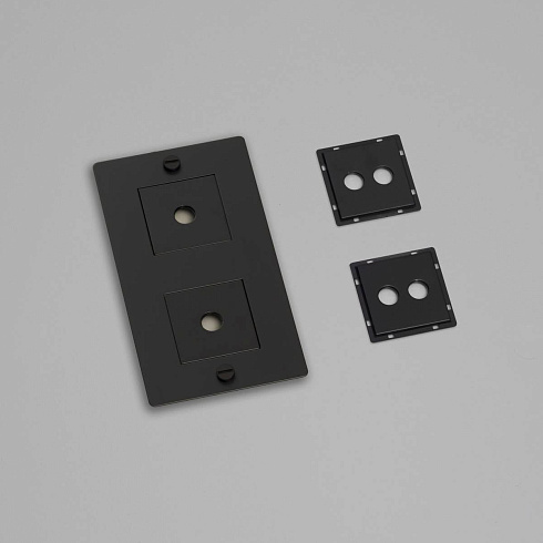 Рамка Buster and Punch 2G Vertical with Infills black Plates and Modules CPL-022391