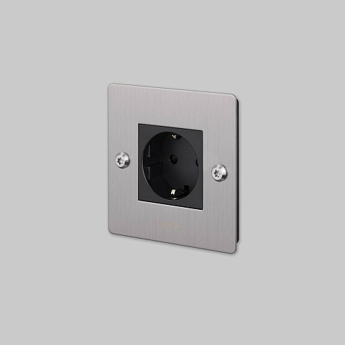 Розетка Buster and Punch 1G / Schuko Type F / Linear / With B+P Logo / Steel Sockets CSC-074189