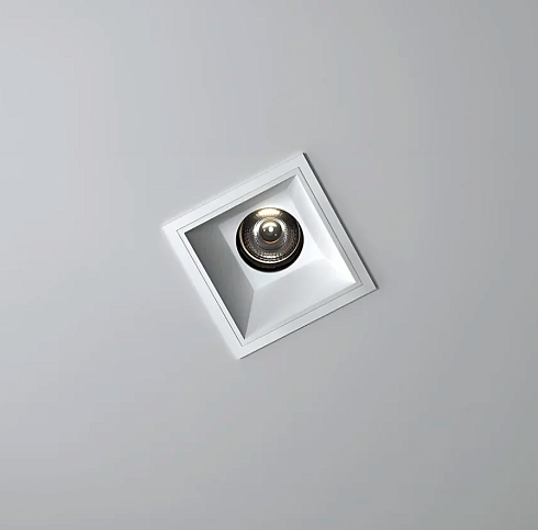 Спот Oty Light X4 B 8W 3000К 60 White on/off X 3X4B.023L.66