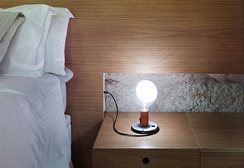 Настольная лампа Flos Lampadina Led Green Lampadina F3299039 Настольная лампа Flos Lampadina Led Green Lampadina F3299039