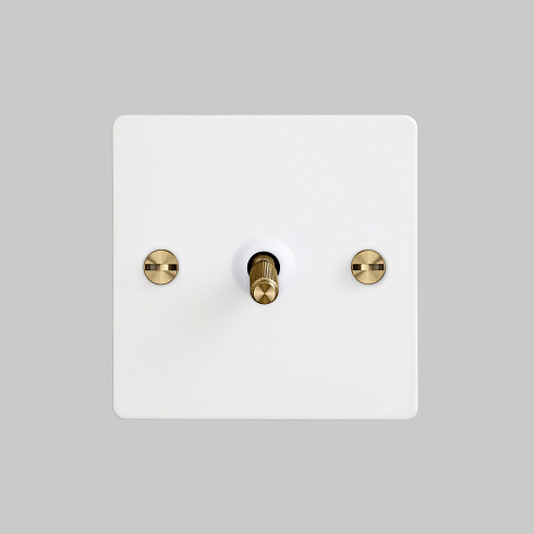 Выключатель Buster and Punch 1G Toggle White/brass Switches UK UK-TO-CO-1G-WH-BR-A