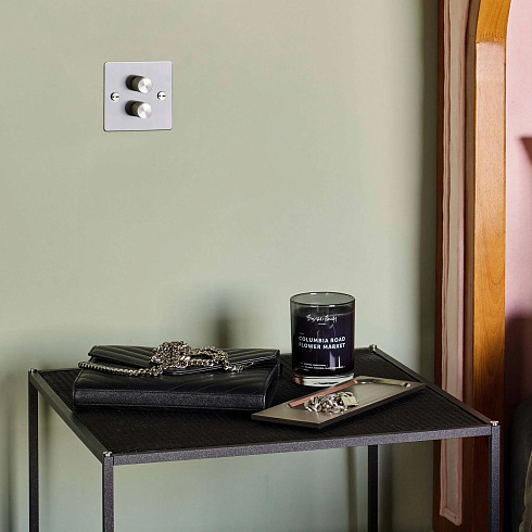 Диммер Buster and Punch 2G Cross White/brass Switches UK UK-DI-CO-2G-LED-WH-BR-A