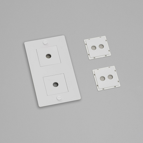 Рамка Buster and Punch 2G Vertical with Infills white Plates and Modules CPL-142390