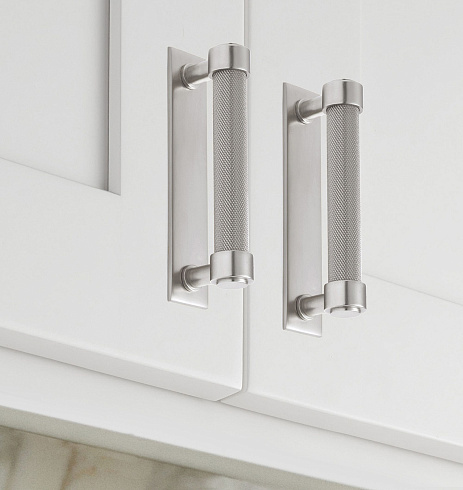 Ручка-скоба Rejuvenation Trask with Rectangle Backplate L.10.2cm Aged Brass Trask 9579478