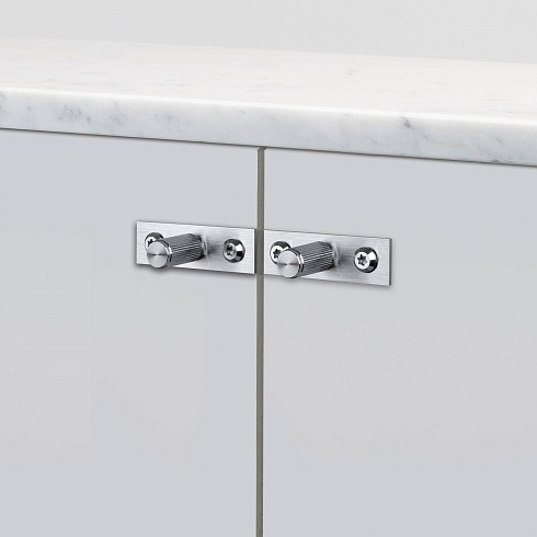Ручка-кнопка Buster and Punch Knob Plate Linear Steel set of 2 Linear GFK-07320
