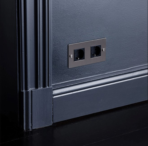 Розетка Buster and Punch 2G Schuko Type F black Sockets CSK-023440
