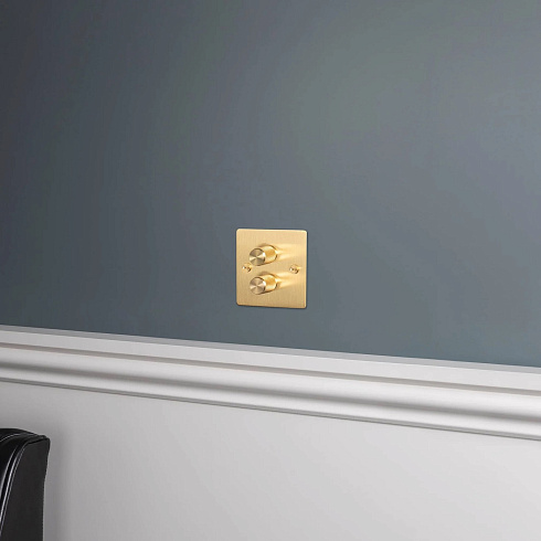 Диммер Buster and Punch 2G Cross Brass/brass Switches UK UK-DI-CO-2G-LED-BR-A