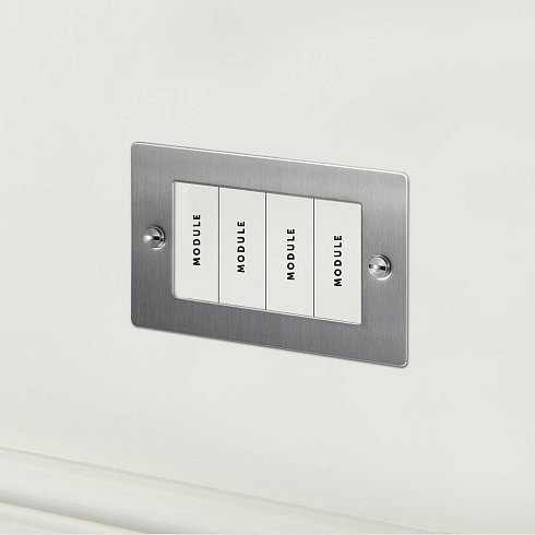 Рамка Buster and Punch 2G, 4 Mod Smoked Bronze Plates and Modules UK-MG-PL-4M-SM-A