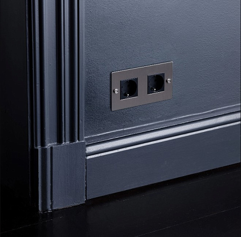 Розетка Buster and Punch 2G Schuko Type F white Sockets CSK-143448